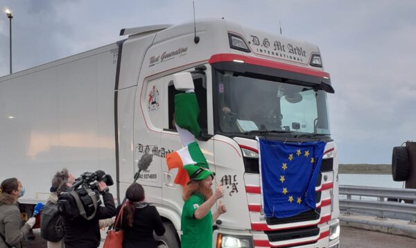vrachtwagen vlag ierland europese unie dfds