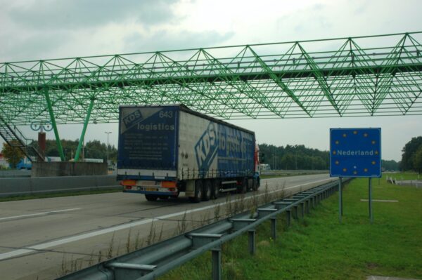 vrachtwagen grens nederland mobility package