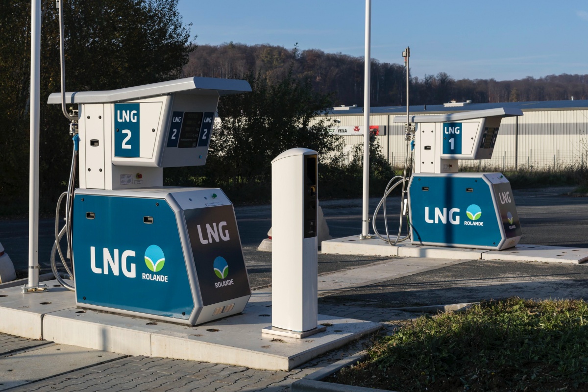 rolande opent 20ste lng-tankstation in grasdorf deutschland